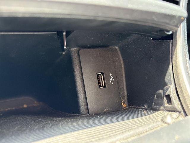 Photo of 2017 Magnetic Metallic Ford Edge