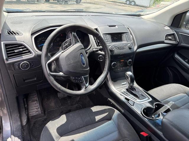 Photo of 2017 Magnetic Metallic Ford Edge