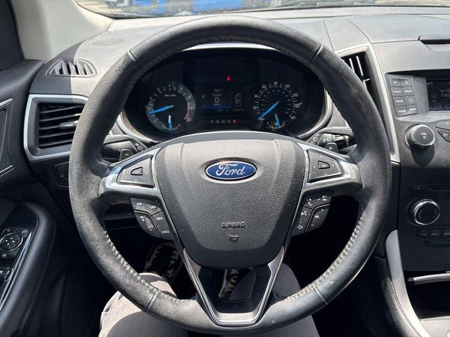 Photo of 2017 Magnetic Metallic Ford Edge