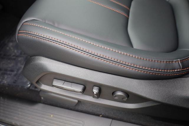 Photo of 2025 Platinum White Honda Pilot