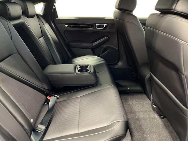 Photo of 2026 Platinum White Honda Civic Hybrid