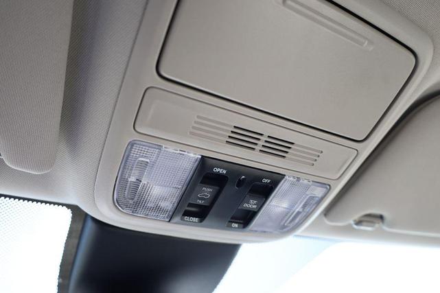 Photo of 2026 Blue Pearl Honda Odyssey