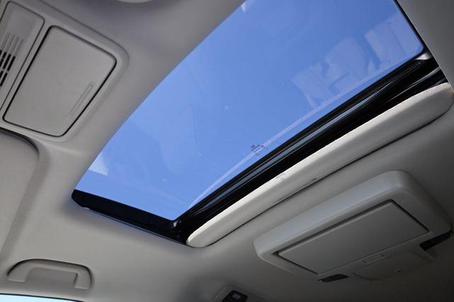 Photo of 2026 Blue Pearl Honda Odyssey