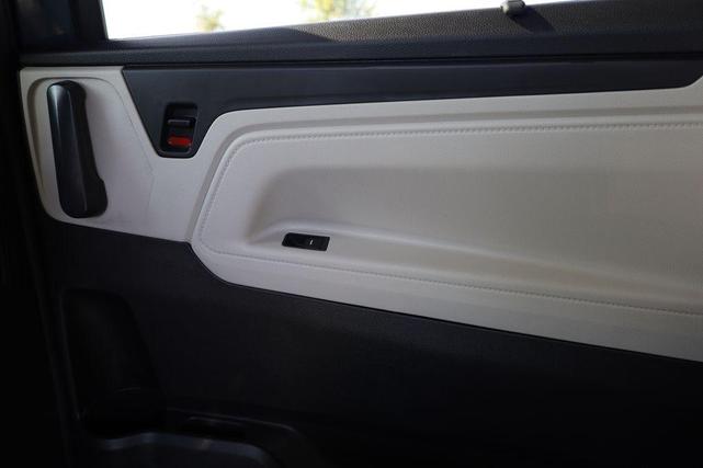 Photo of 2026 Blue Pearl Honda Odyssey