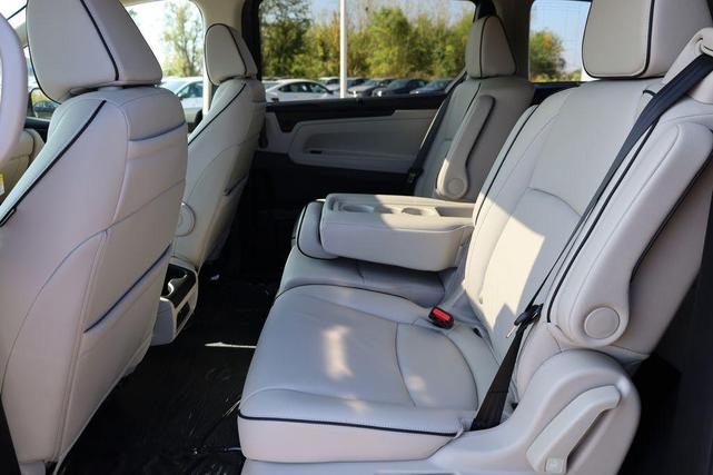 Photo of 2026 Blue Pearl Honda Odyssey