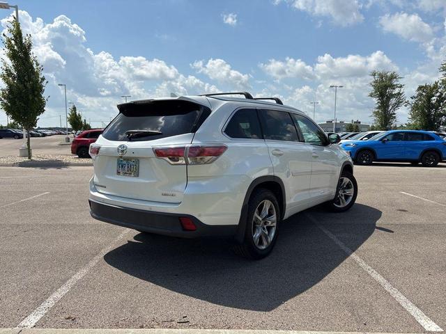 Photo of 2014 Blizzard Pearl Toyota Highlander