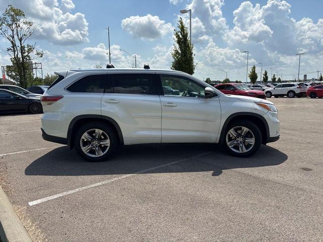 Photo of 2014 Blizzard Pearl Toyota Highlander