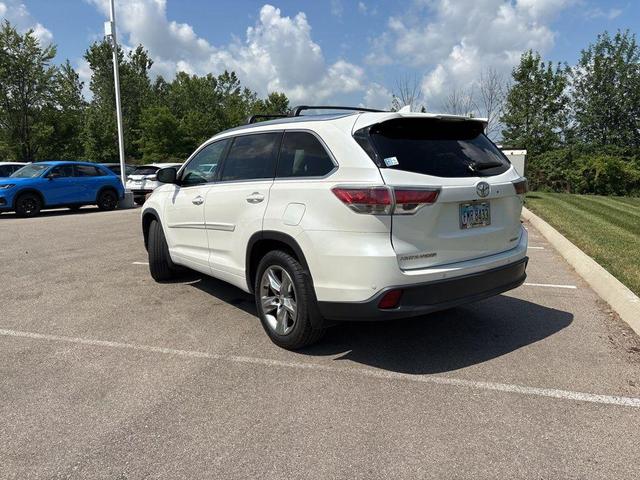Photo of 2014 Blizzard Pearl Toyota Highlander