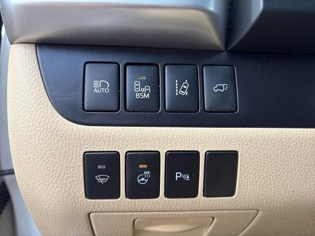 Photo of 2014 Blizzard Pearl Toyota Highlander