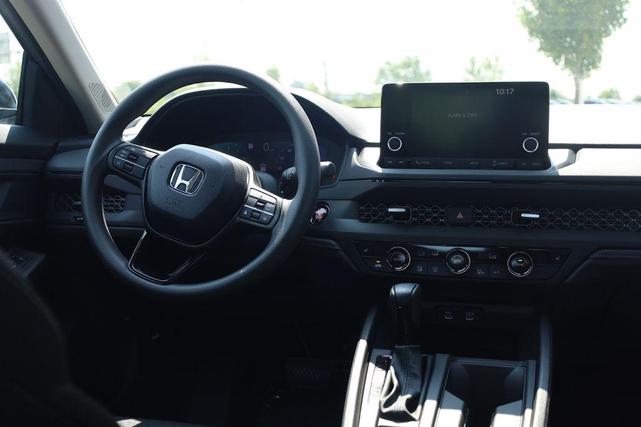 Photo of 2025 Platinum White Honda Accord