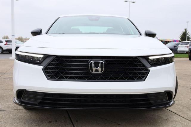 Photo of 2025 Platinum White Honda Accord Hybrid