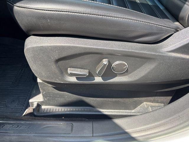 Photo of 2019 Ingot Silver Metallic Ford Edge