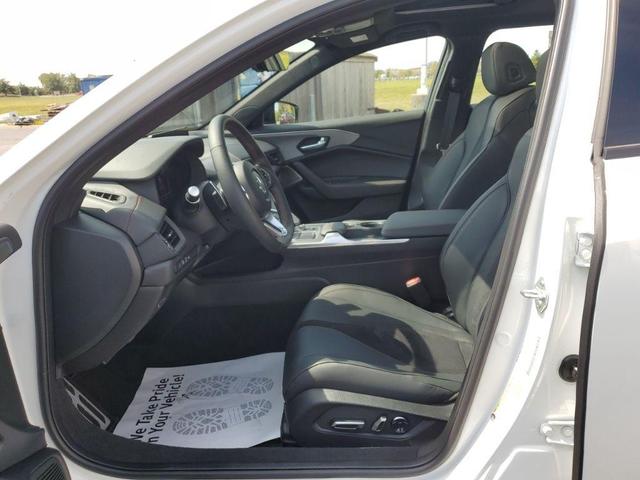 Photo of 2025 Platinum White Pearl Acura TLX