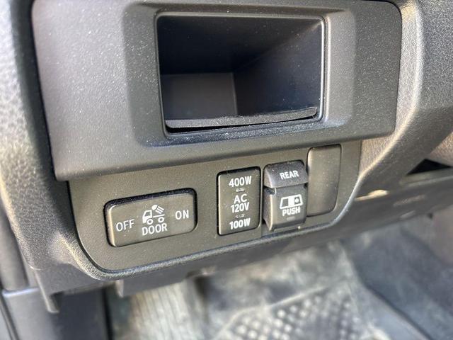 Photo of 2017 Magnetic Gray Metallic Toyota Tacoma