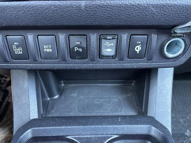 Photo of 2017 Magnetic Gray Metallic Toyota Tacoma