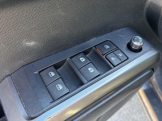 Photo of 2017 Magnetic Gray Metallic Toyota Tacoma