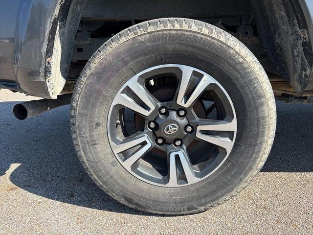 Photo of 2017 Magnetic Gray Metallic Toyota Tacoma