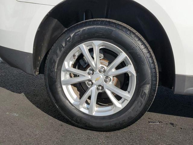 Photo of 2016 Summit White Chevrolet Equinox