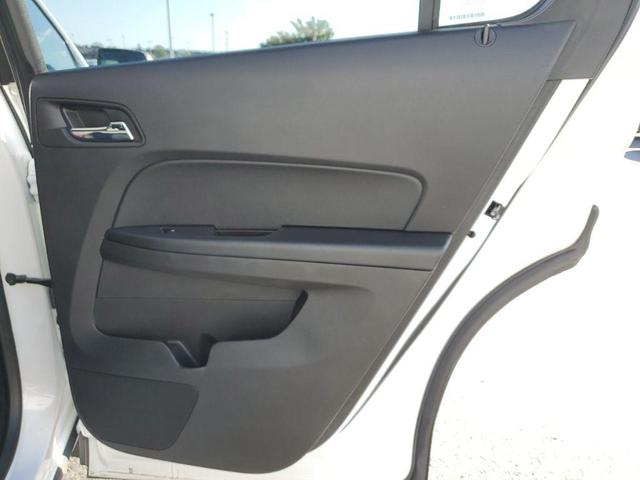 Photo of 2016 Summit White Chevrolet Equinox