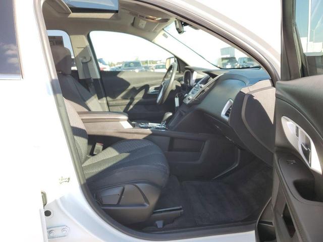 Photo of 2016 Summit White Chevrolet Equinox