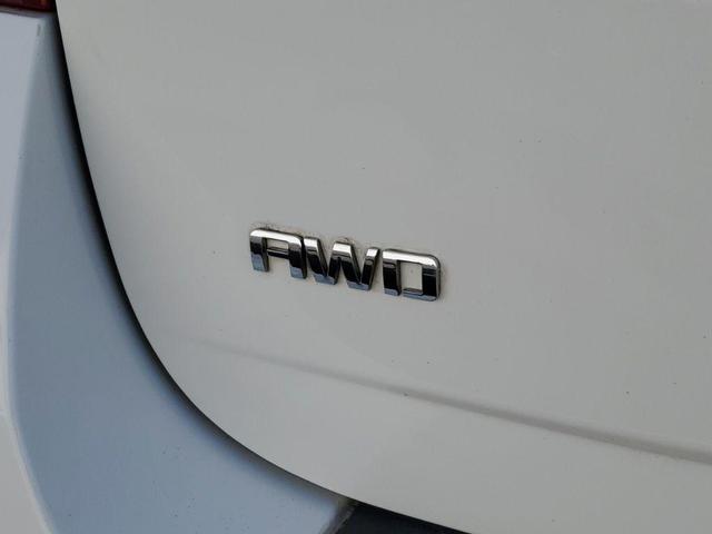 Photo of 2016 Summit White Chevrolet Equinox
