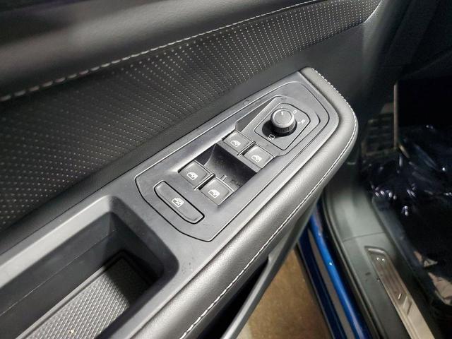 Photo of 2025 Blue Metallic Volkswagen Atlas Cross Sport