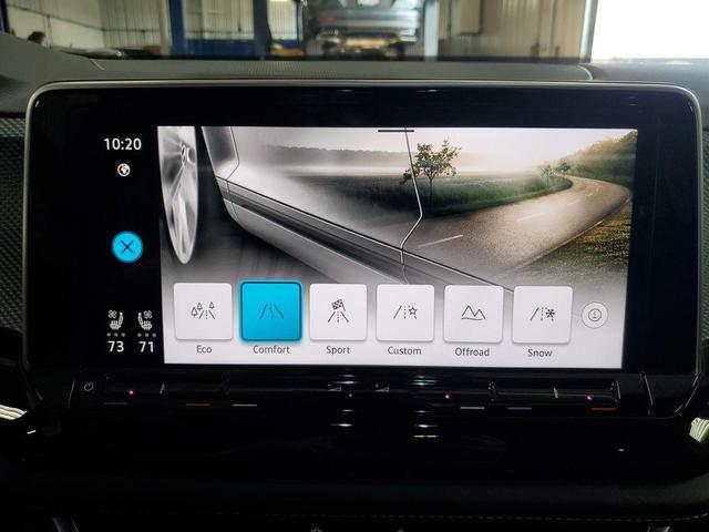 Photo of 2025 Blue Metallic Volkswagen Atlas Cross Sport