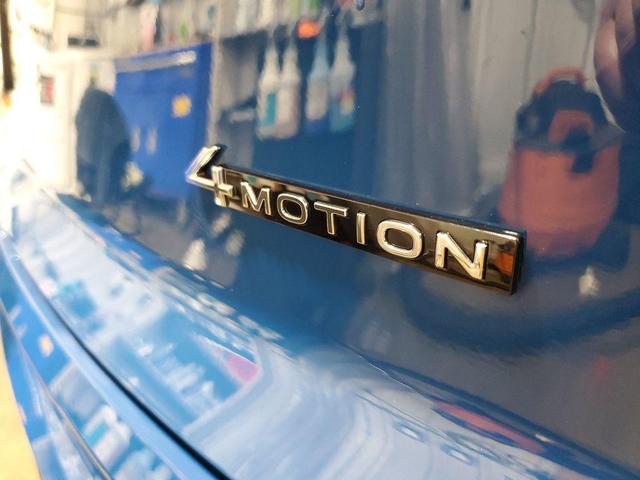Photo of 2025 Blue Metallic Volkswagen Atlas Cross Sport