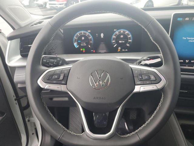Photo of 2025 Pure White Volkswagen Tiguan