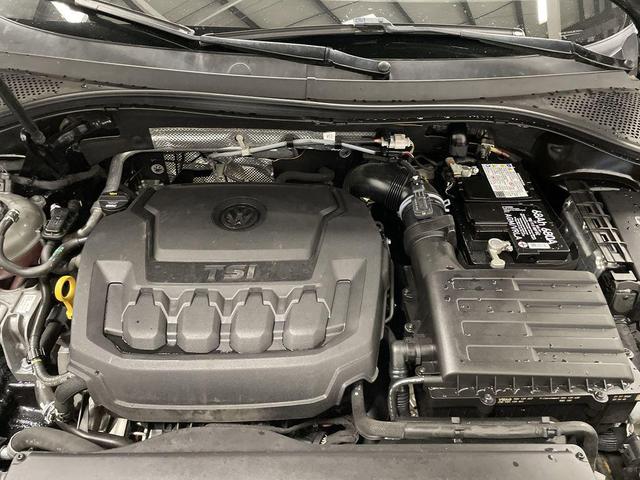 Photo of 2020 Deep Black Pearl Volkswagen Tiguan