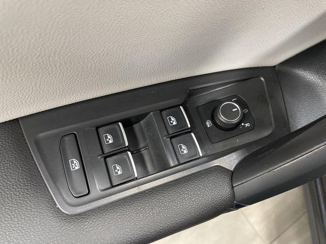 Photo of 2020 Deep Black Pearl Volkswagen Tiguan