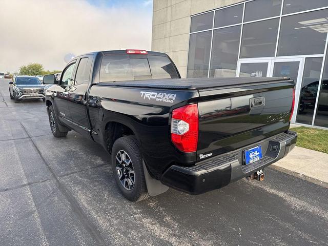 Photo of 2019 Midnight Black Metallic Toyota Tundra