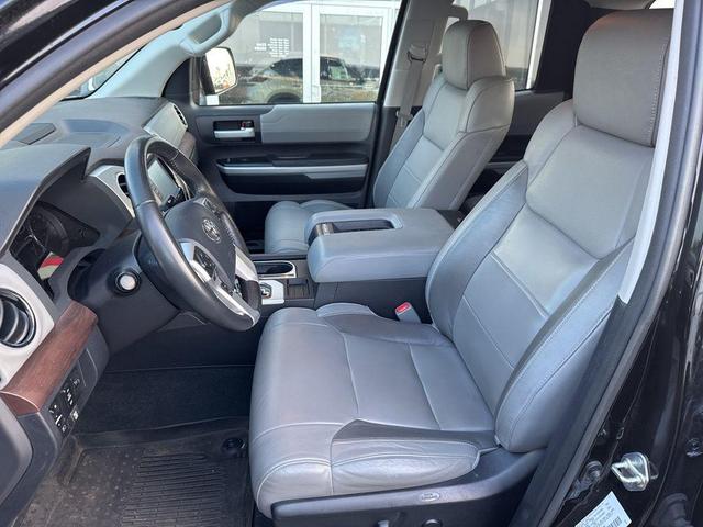 Photo of 2019 Midnight Black Metallic Toyota Tundra