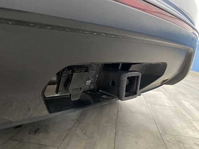Photo of 2024 Silver Mist Metallic Volkswagen Atlas Cross Sport