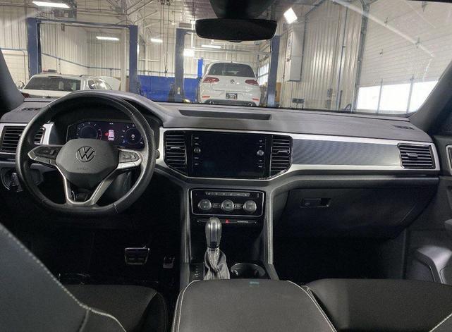 Photo of 2023 Deep Black Pearl Volkswagen Atlas Cross Sport