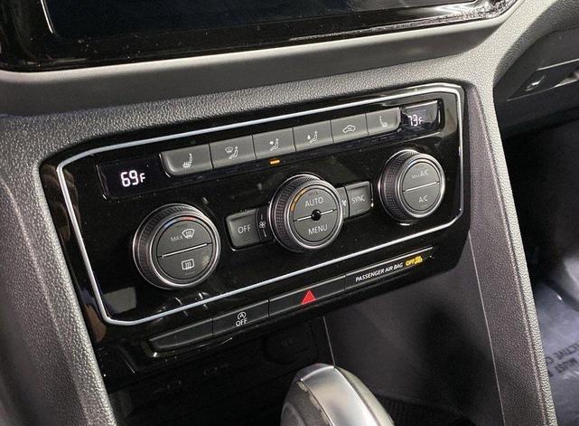 Photo of 2023 Deep Black Pearl Volkswagen Atlas Cross Sport