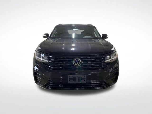 Photo of 2023 Deep Black Pearl Volkswagen Atlas Cross Sport