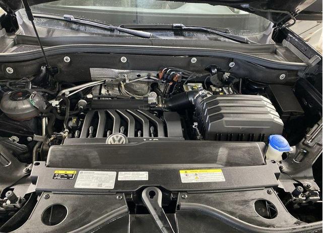 Photo of 2023 Deep Black Pearl Volkswagen Atlas Cross Sport