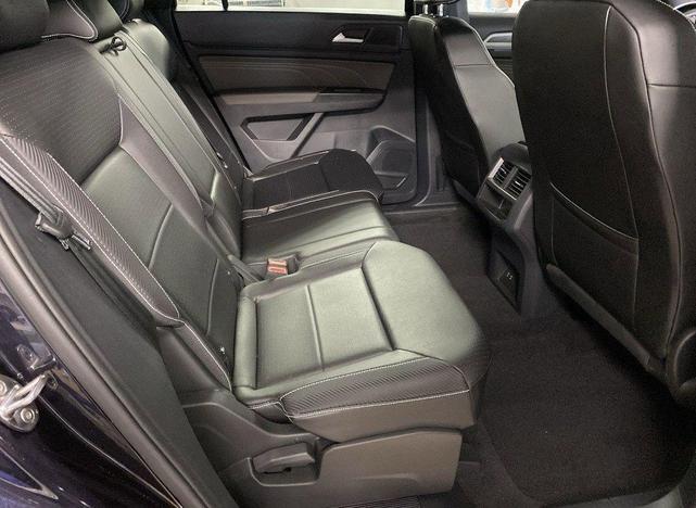 Photo of 2023 Deep Black Pearl Volkswagen Atlas Cross Sport