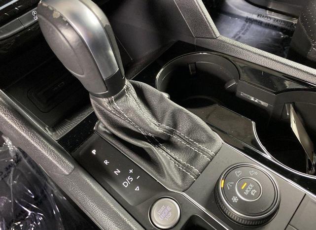 Photo of 2023 Deep Black Pearl Volkswagen Atlas Cross Sport