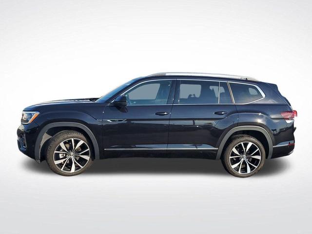 Photo of 2024 Deep Black Volkswagen Atlas