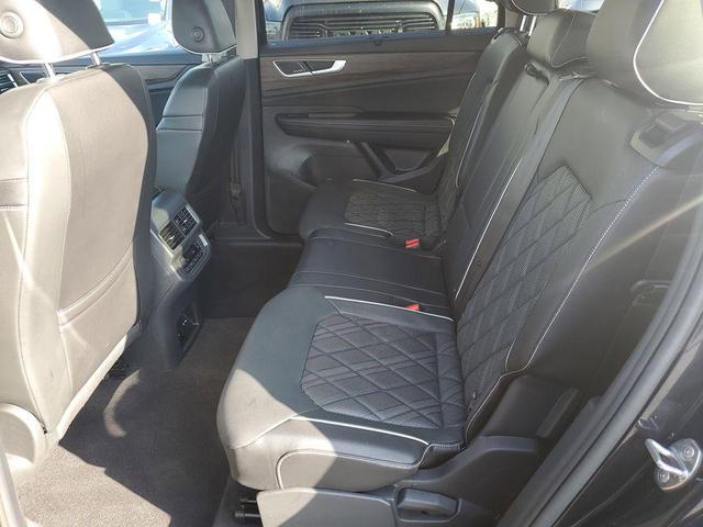 Photo of 2024 Deep Black Volkswagen Atlas
