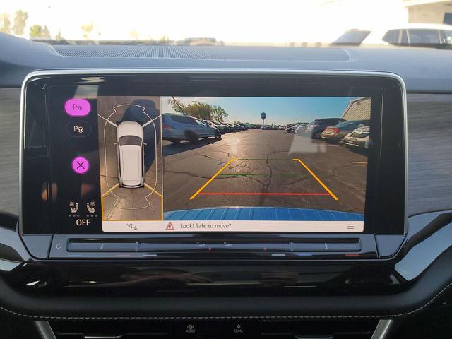 Photo of 2024 Deep Black Volkswagen Atlas