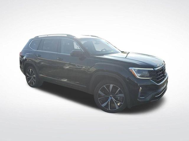 Photo of 2024 Deep Black Volkswagen Atlas
