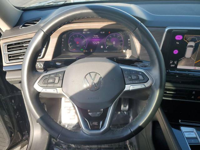 Photo of 2024 Deep Black Volkswagen Atlas