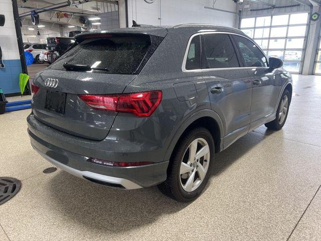 Photo of 2020 Gray Metallic Audi Q3