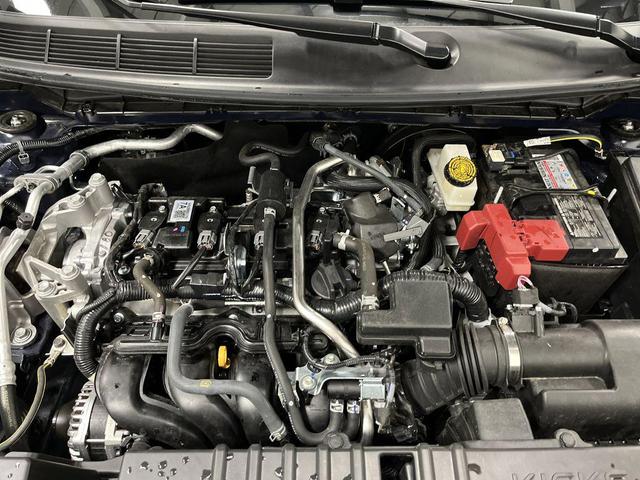 Photo of 2025 Deep Blue Pearl Nissan Kicks