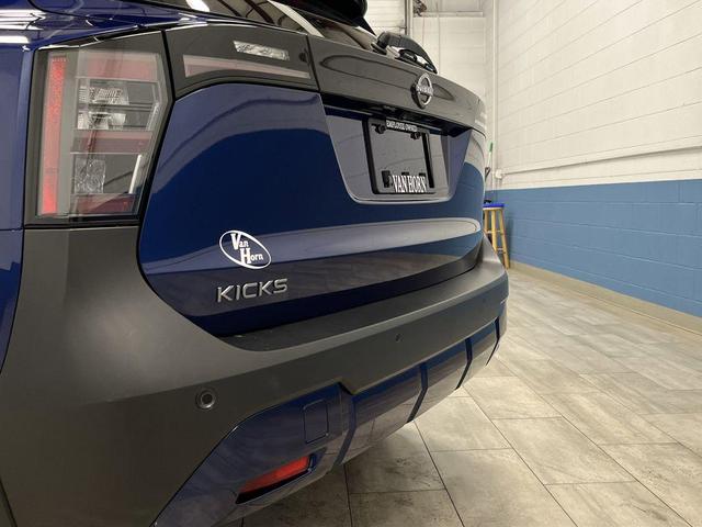 Photo of 2025 Deep Blue Pearl Nissan Kicks