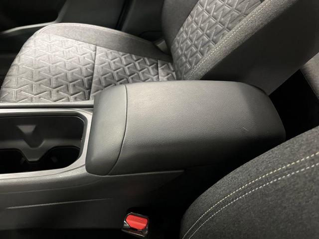 Photo of 2025 Deep Blue Pearl Nissan Kicks