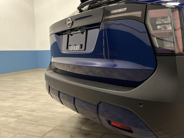Photo of 2025 Deep Blue Pearl Nissan Kicks